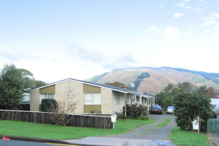 Photo of property in 8 Utauta Street, Waikanae, 5036