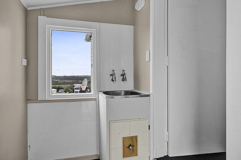 Photo of property in 20 Cambridge Street, Patea, 4520