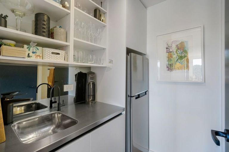 Photo of property in 52 Tanekaha Road, Titirangi, Auckland, 0604