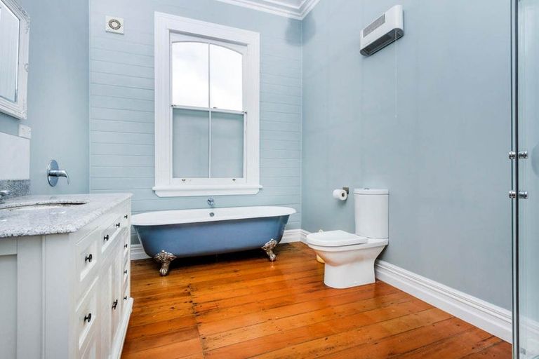 Photo of property in 145 Simpson Road, Henderson Valley, Auckland, 0614