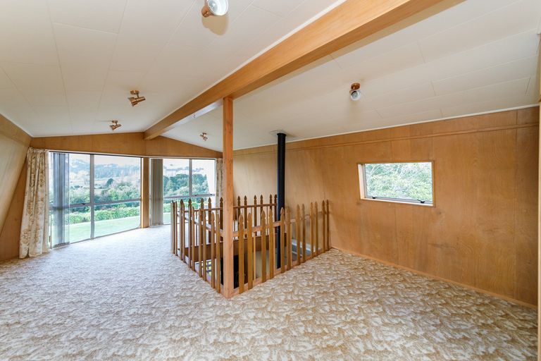 Photo of property in 14 Peter Hall Drive, Kelvin Grove, Palmerston North, 4414