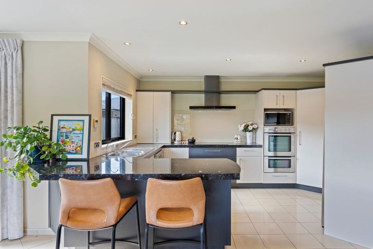 Photo of property in 7 Datum Way, Paraparaumu, 5032