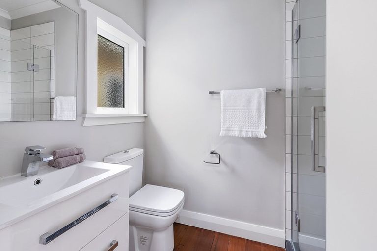 Photo of property in 129 Melbourne Road, Island Bay, Wellington, 6023