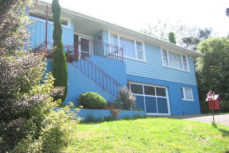 Photo of property in 1 Kohima Drive, Khandallah, Wellington, 6035