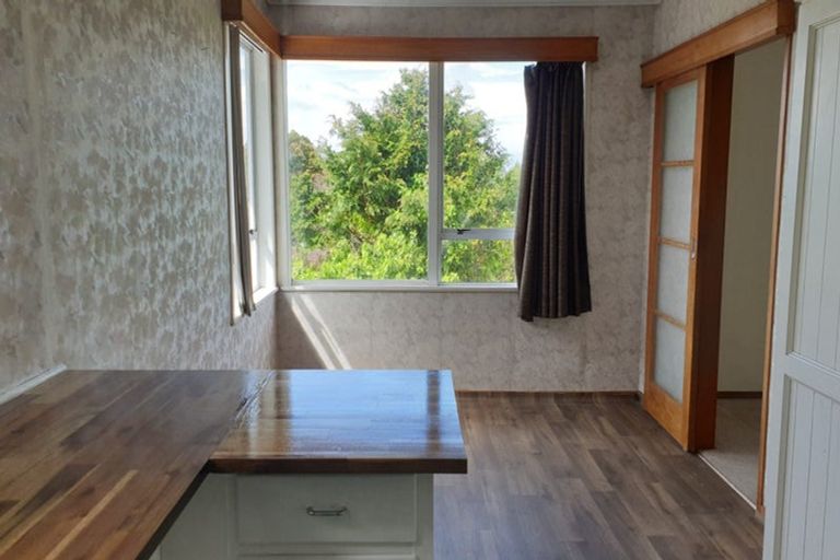 Photo of property in 4 Cypress Place, Sunnynook, Auckland, 0620