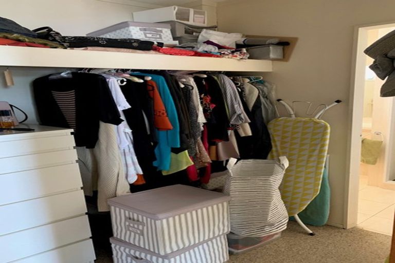 Photo of property in 2/75 Cliff View Drive, Green Bay, Auckland, 0604