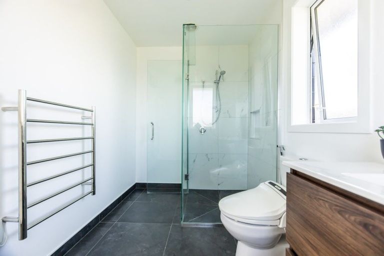 Photo of property in 47 Atlantic Drive, Fitzherbert, Palmerston North, 4410