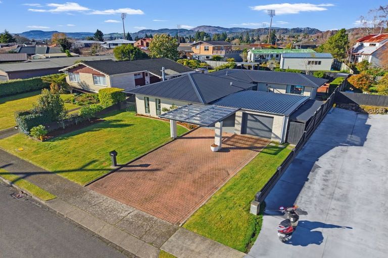 Photo of property in 15 Carter Drive, Pomare, Rotorua, 3015