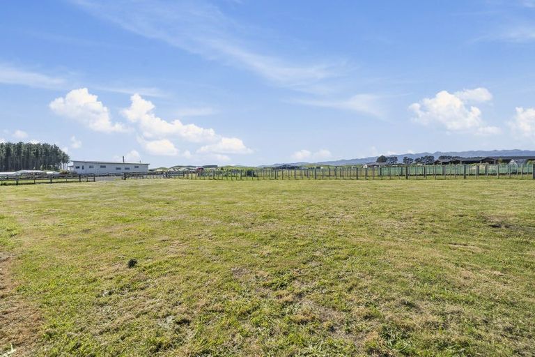 Photo of property in 16 Mowhia Grove, Waitarere, Levin, 5510
