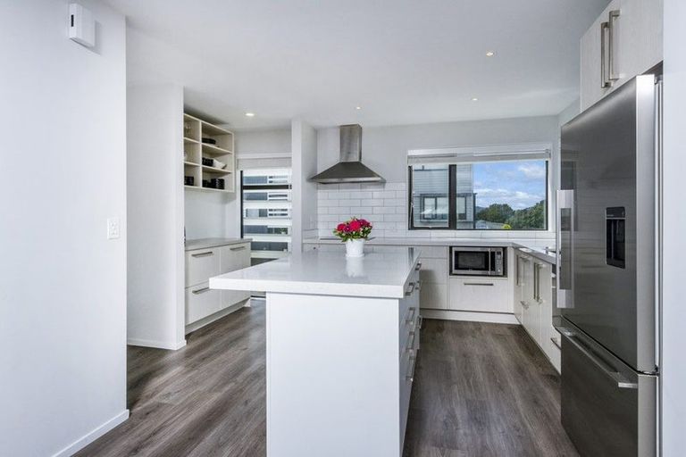 Photo of property in 1 Carder Court, Hobsonville, Auckland, 0618