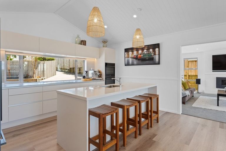 Photo of property in 55b Paynters Avenue, Strandon, New Plymouth, 4312