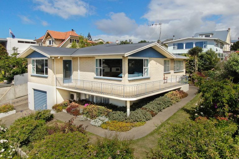 Photo of property in 18 Wharfe Street, South Hill, Oamaru, 9400