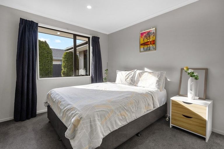 Photo of property in 29 Mataroa Place, Parklands, Christchurch, 8083