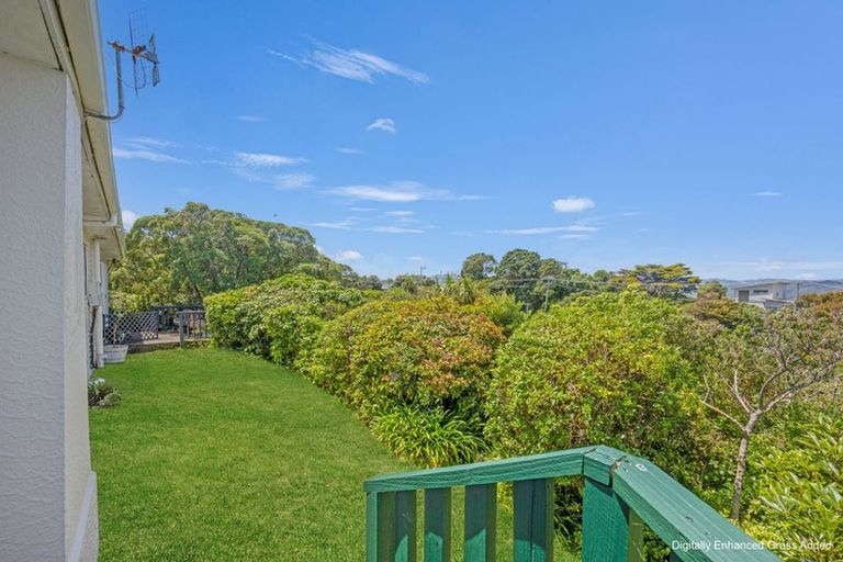 Photo of property in 4 Pekanga Road, Normandale, Lower Hutt, 5010
