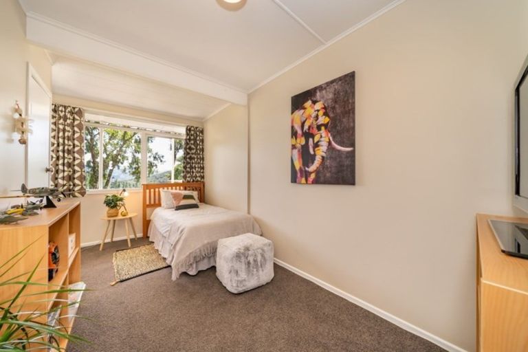 Photo of property in 54 Jocelyn Crescent, Pinehaven, Upper Hutt, 5019