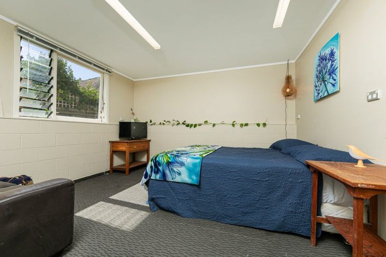 Photo of property in 39b Forrest Hill Road, Milford, Auckland, 0620