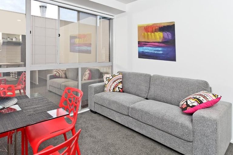 Photo of property in Harvard On Hobson Apartments, 9e/147 Hobson Street, Auckland Central, Auckland, 1010