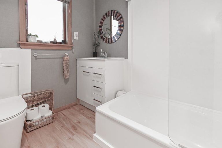 Photo of property in 112 Murdoch Road West, Raureka, Hastings, 4120