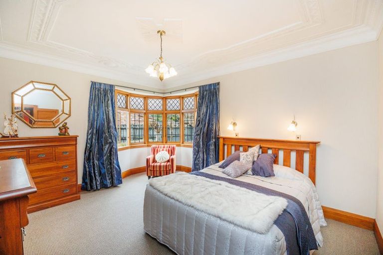 Photo of property in 21 Manapouri Crescent, Hokowhitu, Palmerston North, 4410