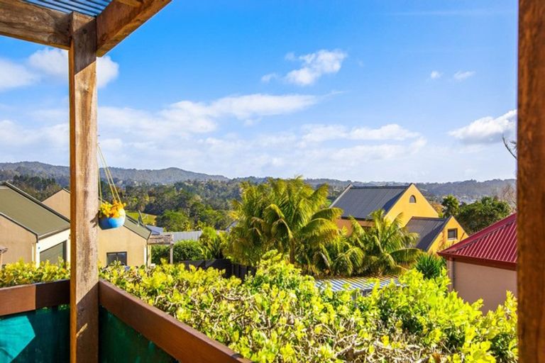 Photo of property in 6 View Ridge Drive, Ranui, Auckland, 0612