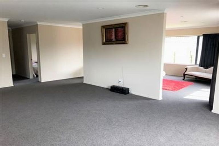 Photo of property in 20 Aotea Drive, Aotea, Porirua, 5024