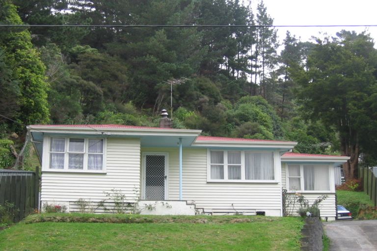 Photo of property in 49 Bird Grove, Stokes Valley, Lower Hutt, 5019