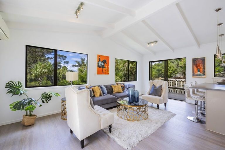 Photo of property in 2/104 Ocean View Road, Northcote, Auckland, 0627