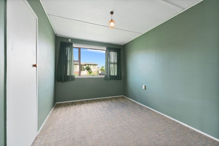 Photo of property in 86 Flanshaw Road, Te Atatu South, Auckland, 0610