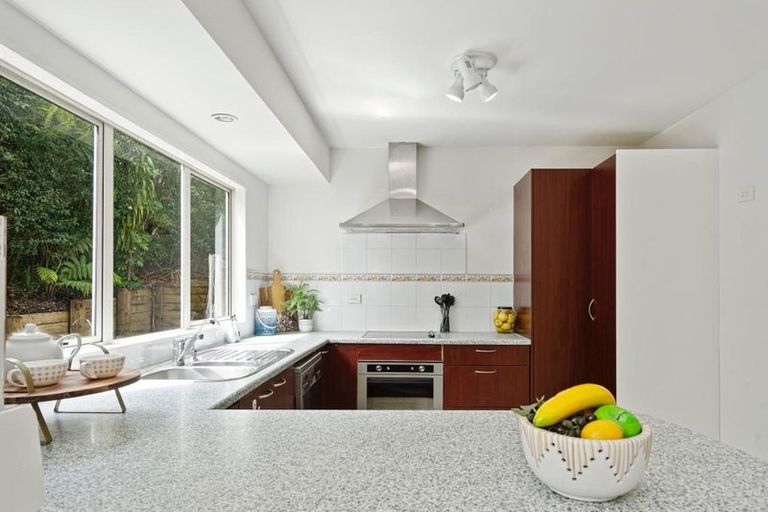 Photo of property in 31 Makora Road, Massey, Auckland, 0614