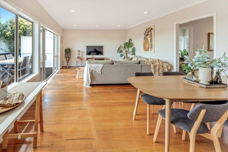 Photo of property in 35 Ridge Road, Howick, Auckland, 2014