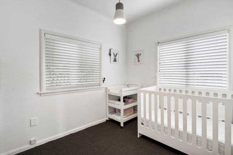 Photo of property in 1/21 Abbotleigh Avenue, Te Atatu Peninsula, Auckland, 0610