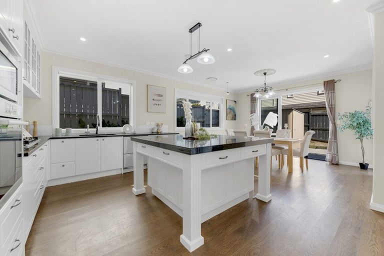 Photo of property in 16 Evelina Lane, Flat Bush, Auckland, 2019