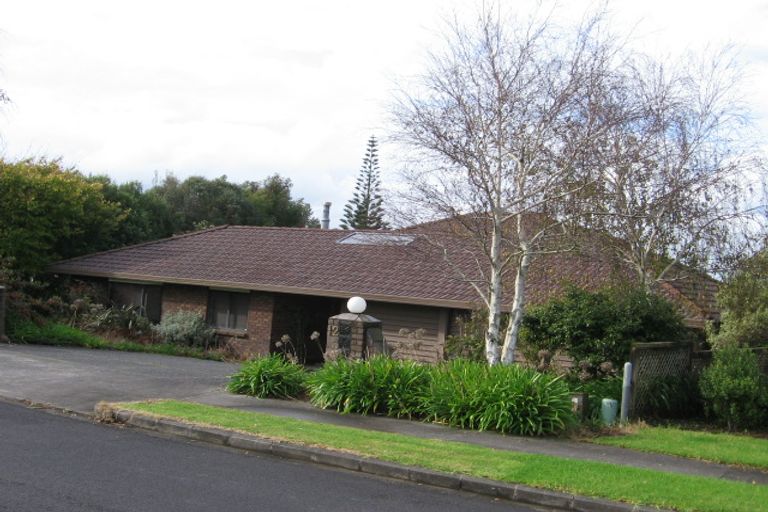 Photo of property in 12 Estuary Views, Shelly Park, Auckland, 2014