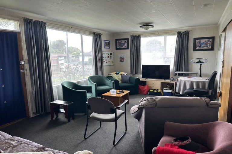 Photo of property in 97 High Street, Eltham, 4322