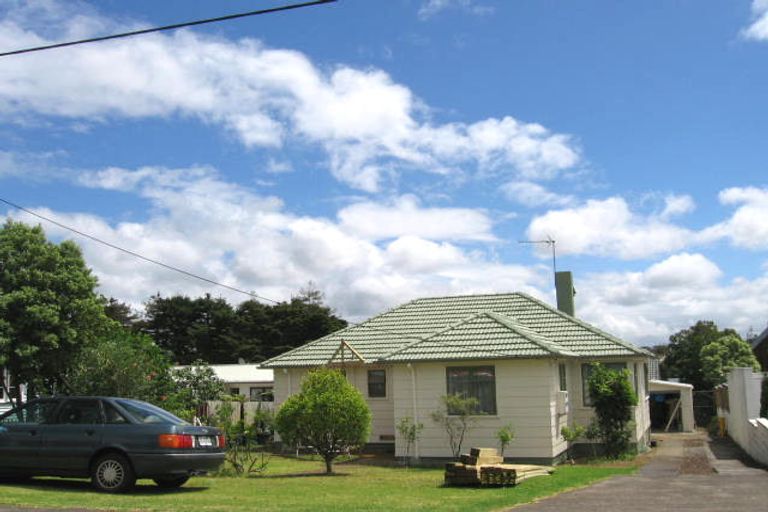 Photo of property in 21 Otakau Road, Milford, Auckland, 0620