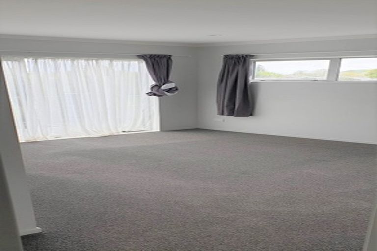 Photo of property in 2/11 Crosher Place, Silverdale, Hamilton, 3216