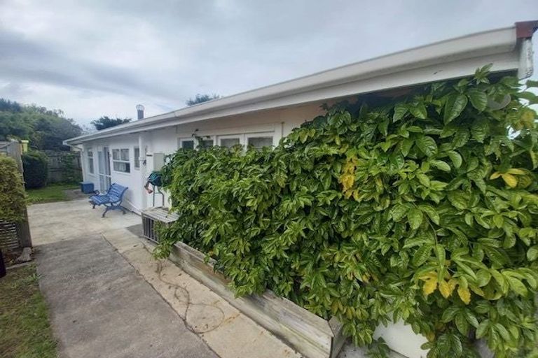 Photo of property in 14 Humphries Street, Greytown, 5712