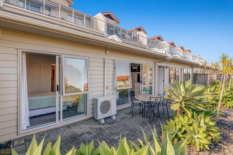 Photo of property in Santa Rosa, 3/340 Gulf Harbour Drive, Gulf Harbour, Whangaparaoa, 0930