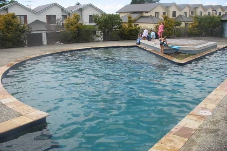 Photo of property in 7/11 The Avenue, Albany, Auckland, 0632