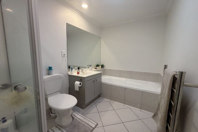 Photo of property in 86 Bob Charles Drive, Golflands, Auckland, 2013