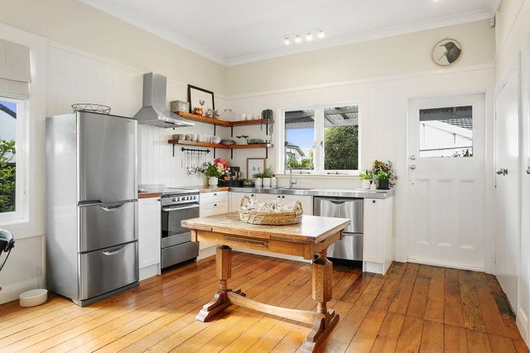 Photo of property in 122 Victoria Street, Cambridge, 3434