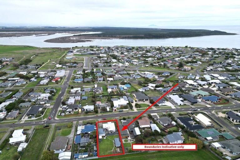 Photo of property in 15 Andrews Street, Foxton Beach, Foxton, 4815