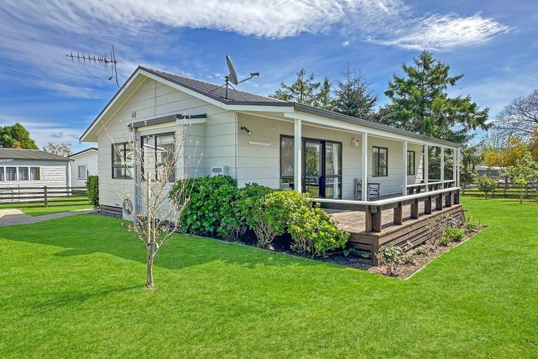 Photo of property in 10 Antonia Place, Kinloch, Taupo, 3377