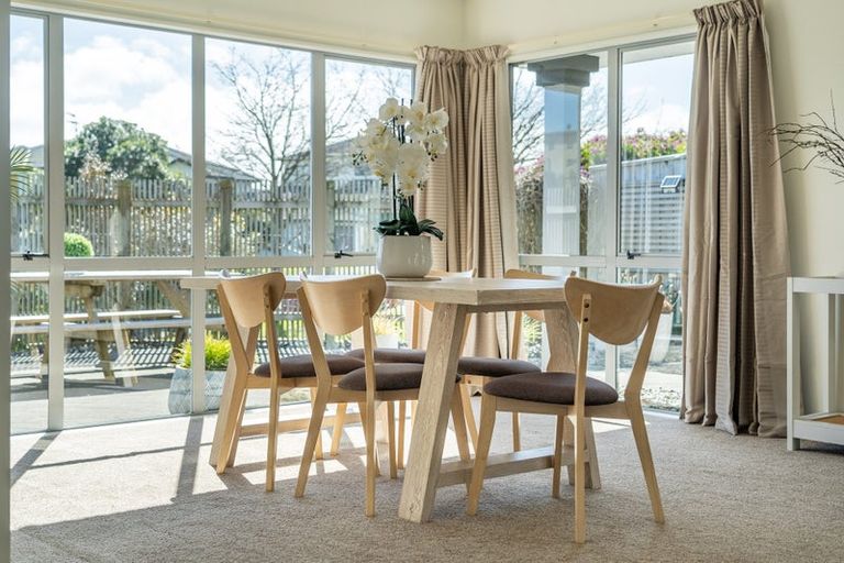 Photo of property in 12 Lanyon Place, Whitby, Porirua, 5024