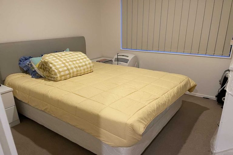 Photo of property in 2 Cathcart Close, Pukekohe, 2120