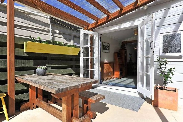 Photo of property in 188 Aro Street, Aro Valley, Wellington, 6021