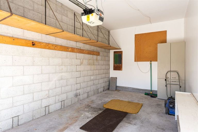 Photo of property in 8a Tamarisk Place, Parklands, Christchurch, 8083