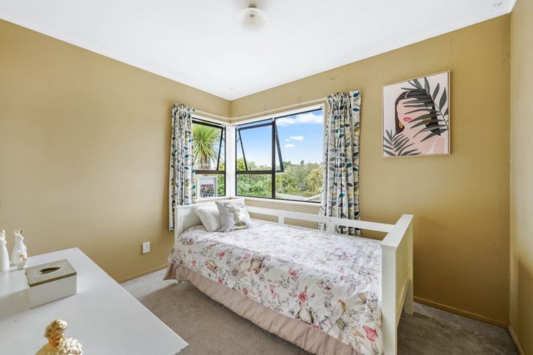 Photo of property in 2/109 Athena Drive, Totara Vale, Auckland, 0629