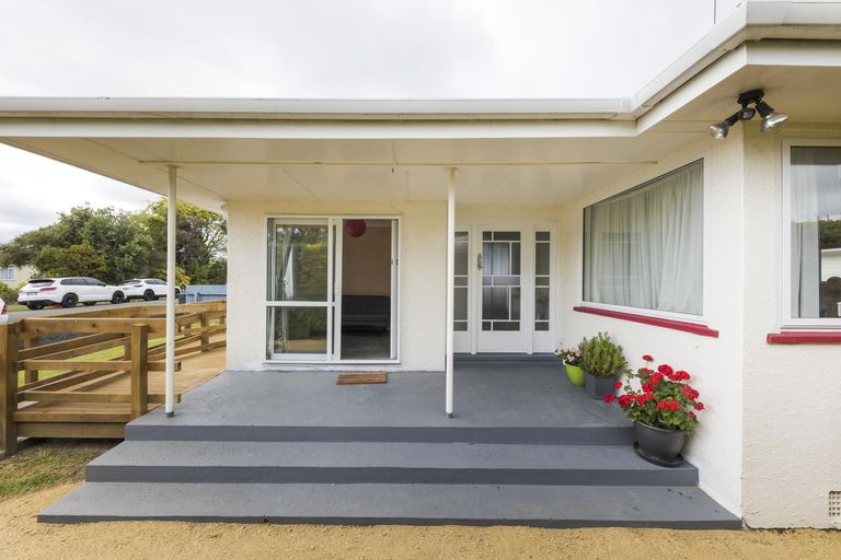 Photo of property in 32 Thomson Street, West End, Palmerston North, 4412