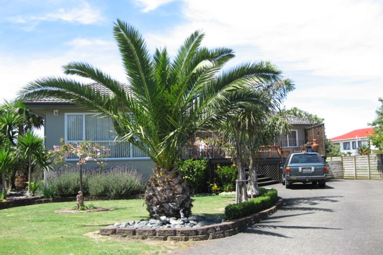 Photo of property in 118 Torkar Road, Clarks Beach, 2122